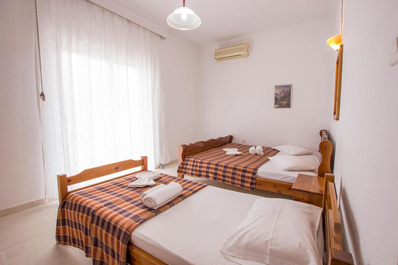George Laz Rooms Vrasná Exteriör bild