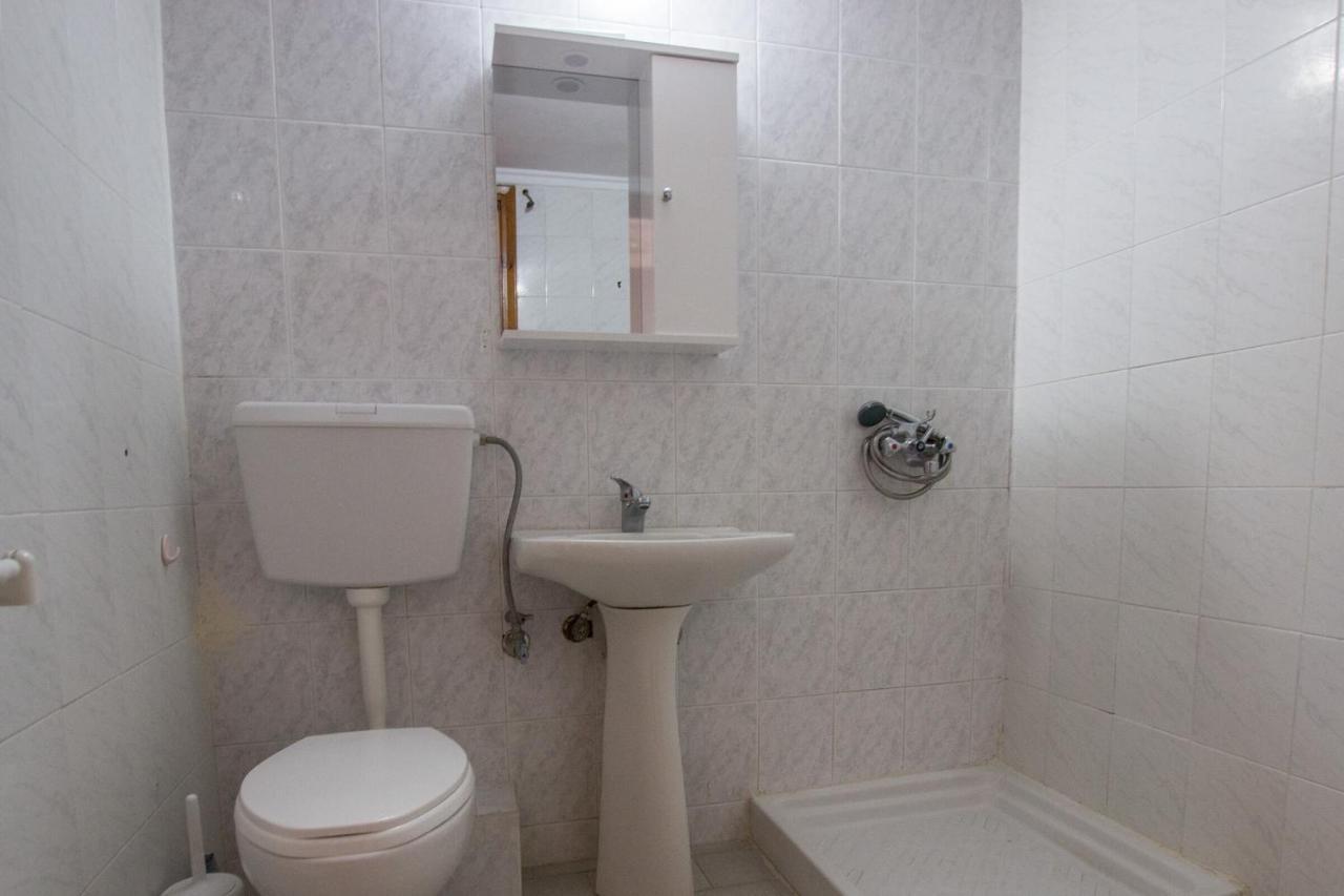 George Laz Rooms Vrasná Exteriör bild