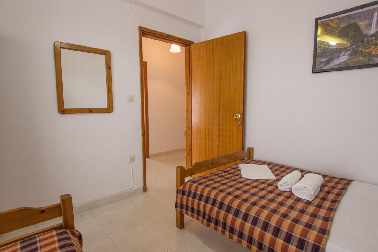 George Laz Rooms Vrasná Exteriör bild