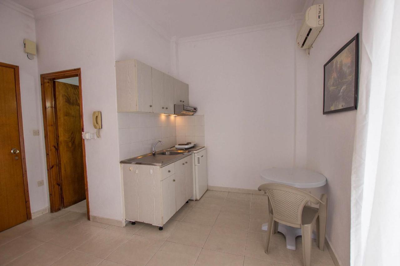 George Laz Rooms Vrasná Exteriör bild