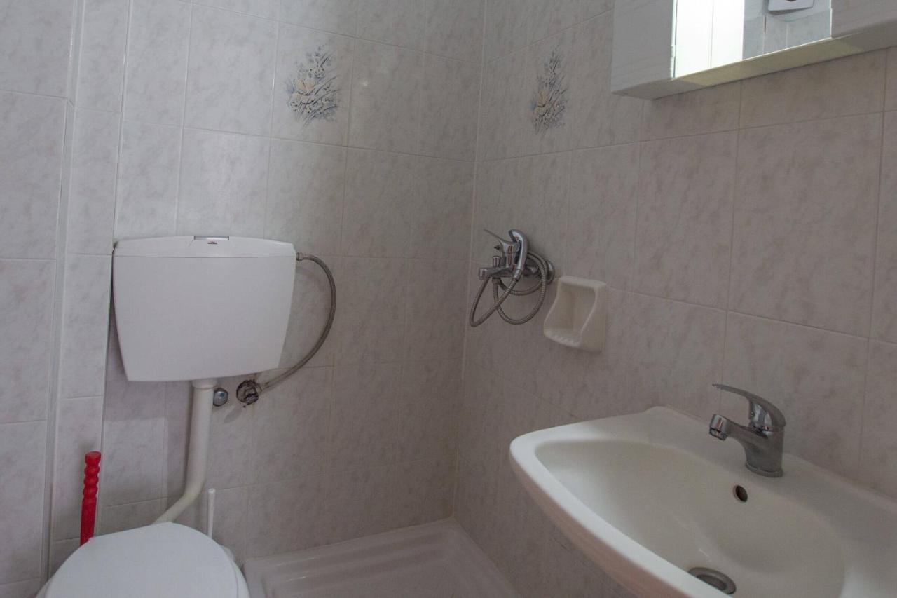 George Laz Rooms Vrasná Exteriör bild