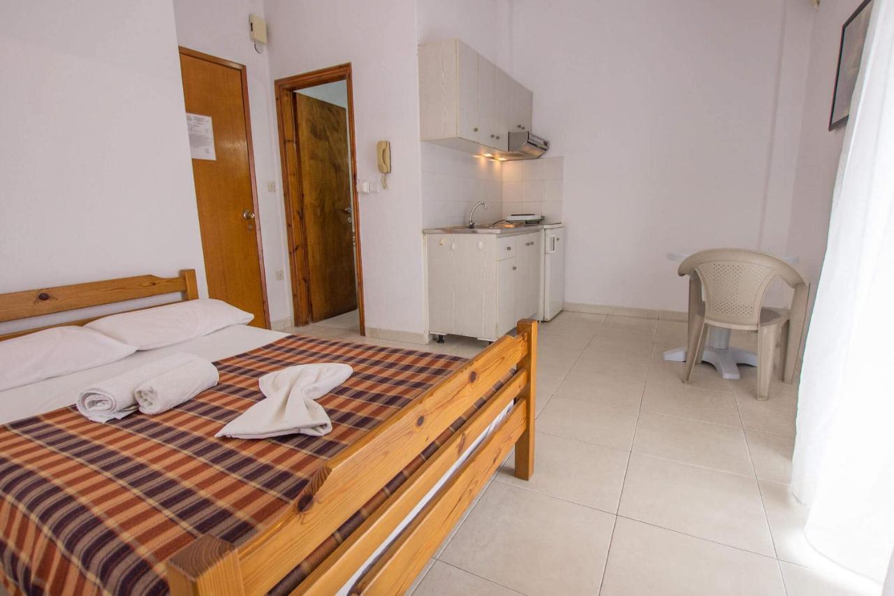 George Laz Rooms Vrasná Exteriör bild